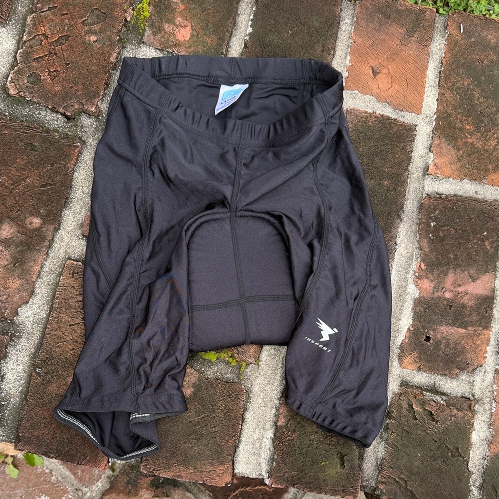 Insport padded cycling shorts  size L